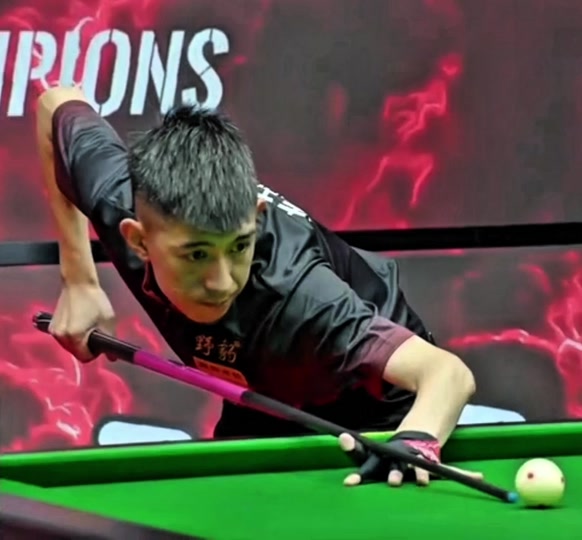 更折射出他 更折射出他